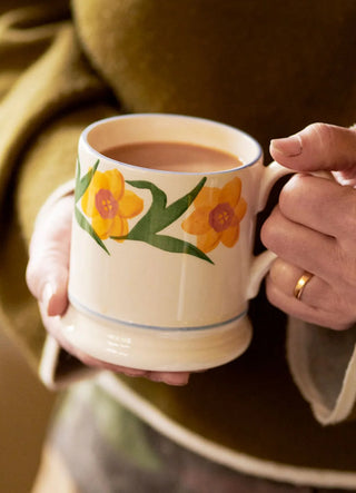 Windblown Daffodils 1/2 Pint Mug