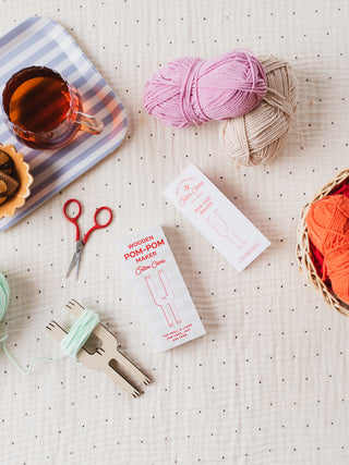 Wooden Pom Pom Maker
