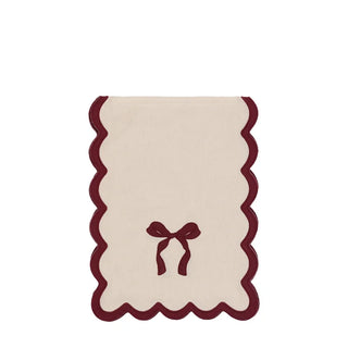 Heritage Scallop Bow Table Runner