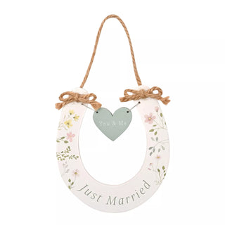 Love Story Wildflower Horseshoe